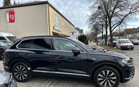 Volkswagen Touareg III, 2022 год, 5 750 000 рублей, 5 фотография