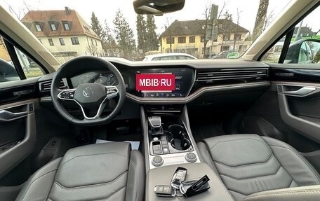 Volkswagen Touareg III, 2022 год, 5 750 000 рублей, 7 фотография