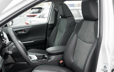Toyota RAV4, 2024 год, 4 650 000 рублей, 12 фотография