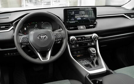 Toyota RAV4, 2024 год, 4 650 000 рублей, 15 фотография