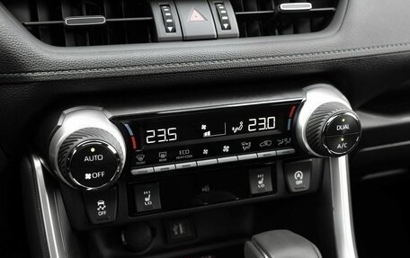 Toyota RAV4, 2024 год, 4 650 000 рублей, 23 фотография