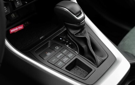 Toyota RAV4, 2024 год, 4 650 000 рублей, 25 фотография