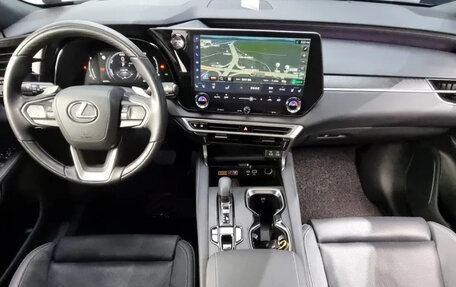 Lexus RX IV рестайлинг, 2023 год, 5 720 000 рублей, 7 фотография