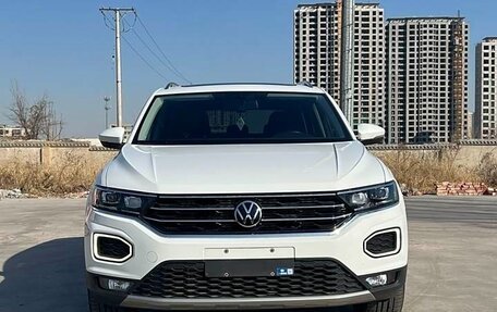 Volkswagen T-Roc I, 2021 год, 1 559 000 рублей, 2 фотография