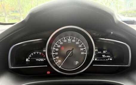 Mazda CX-4, 2021 год, 2 650 000 рублей, 12 фотография