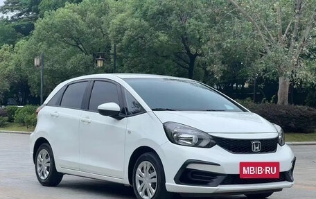 Honda Fit, 2021 год, 1 300 000 рублей, 3 фотография