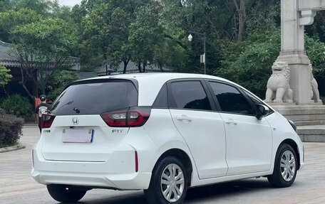 Honda Fit, 2021 год, 1 300 000 рублей, 10 фотография
