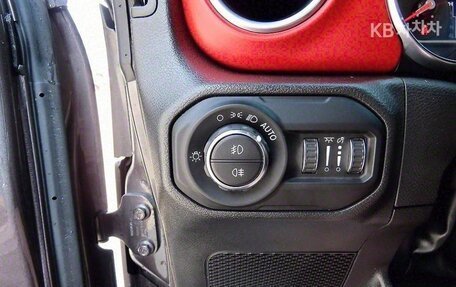 Jeep Wrangler, 2022 год, 4 085 000 рублей, 12 фотография
