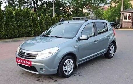 Renault Sandero I, 2010 год, 690 000 рублей, 2 фотография