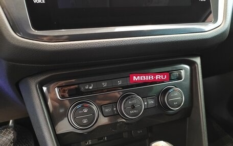 Volkswagen Tiguan II, 2017 год, 2 480 000 рублей, 21 фотография