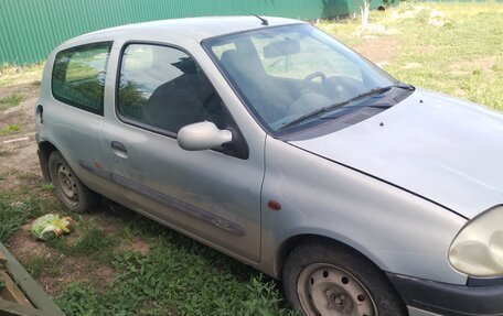 Renault Clio III, 2001 год, 180 000 рублей, 3 фотография