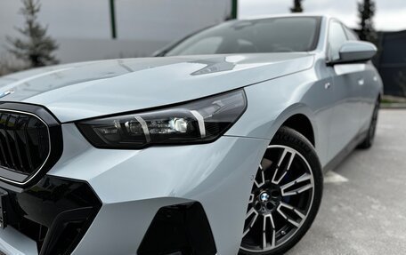 BMW 5 серия, 2025 год, 8 950 000 рублей, 2 фотография