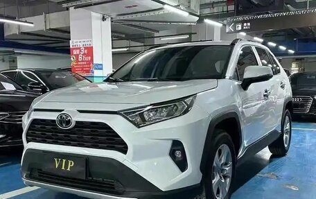 Toyota RAV4, 2022 год, 2 350 000 рублей, 1 фотография