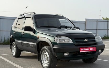 Chevrolet Niva I рестайлинг, 2004 год, 375 000 рублей, 1 фотография
