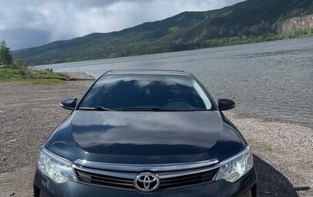 Toyota Camry, 2015 год, 2 300 000 рублей, 1 фотография