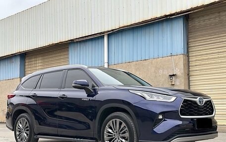 Toyota Highlander, 2022 год, 4 050 000 рублей, 1 фотография