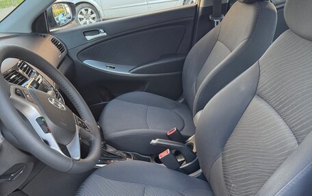 Hyundai Solaris II рестайлинг, 2015 год, 1 190 000 рублей, 13 фотография