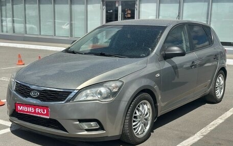 KIA cee'd I рестайлинг, 2011 год, 650 000 рублей, 1 фотография