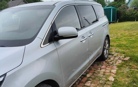 KIA Carnival III, 2019 год, 2 850 000 рублей, 1 фотография