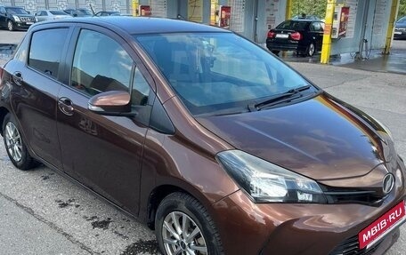 Toyota Vitz, 2015 год, 895 000 рублей, 1 фотография