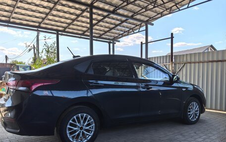 Hyundai Solaris II рестайлинг, 2019 год, 1 350 000 рублей, 1 фотография