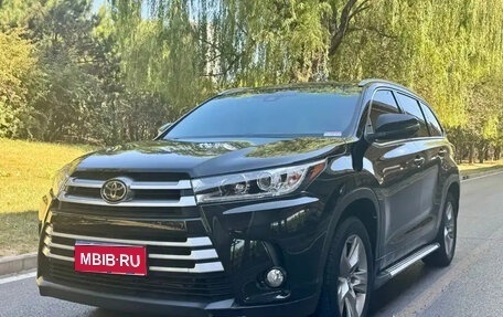 Toyota Highlander III, 2021 год, 2 600 000 рублей, 1 фотография