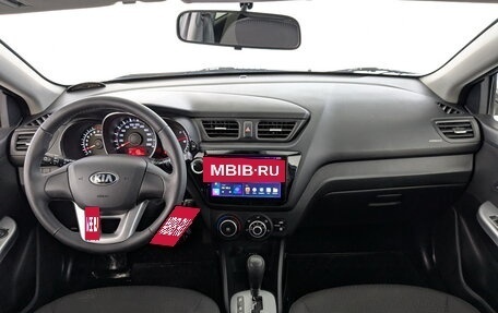 KIA Rio III рестайлинг, 2013 год, 890 000 рублей, 23 фотография