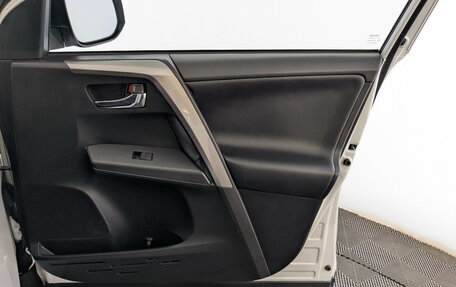 Toyota RAV4, 2019 год, 2 790 000 рублей, 23 фотография