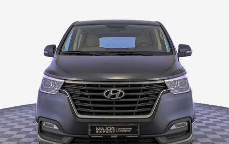 Hyundai H-1 II рестайлинг, 2018 год, 2 750 000 рублей, 2 фотография