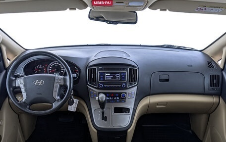 Hyundai H-1 II рестайлинг, 2018 год, 2 750 000 рублей, 14 фотография