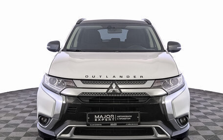 Mitsubishi Outlander III рестайлинг 3, 2019 год, 1 950 000 рублей, 2 фотография