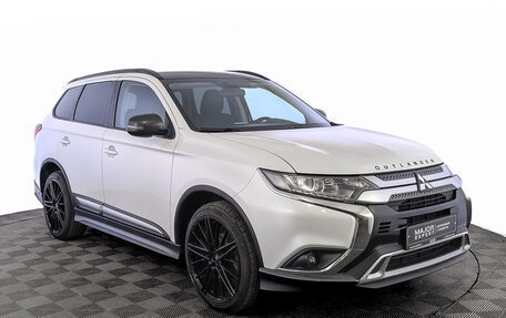 Mitsubishi Outlander III рестайлинг 3, 2019 год, 1 950 000 рублей, 3 фотография
