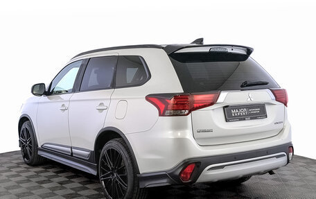 Mitsubishi Outlander III рестайлинг 3, 2019 год, 1 950 000 рублей, 7 фотография
