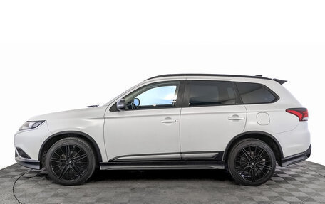 Mitsubishi Outlander III рестайлинг 3, 2019 год, 1 950 000 рублей, 8 фотография