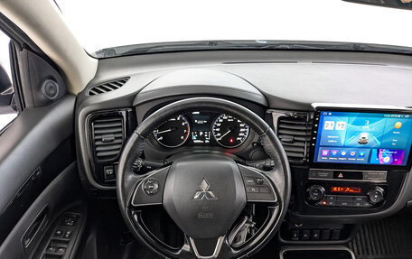 Mitsubishi Outlander III рестайлинг 3, 2019 год, 1 950 000 рублей, 22 фотография