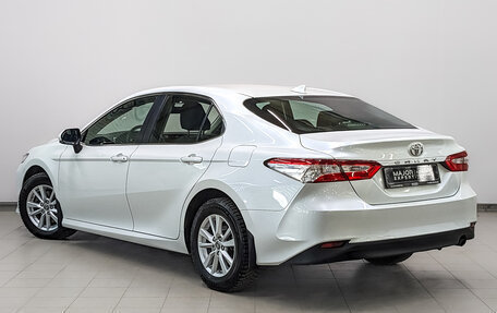 Toyota Camry, 2018 год, 2 390 000 рублей, 7 фотография