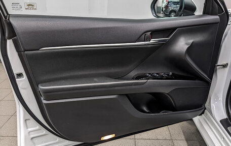 Toyota Camry, 2018 год, 2 390 000 рублей, 18 фотография