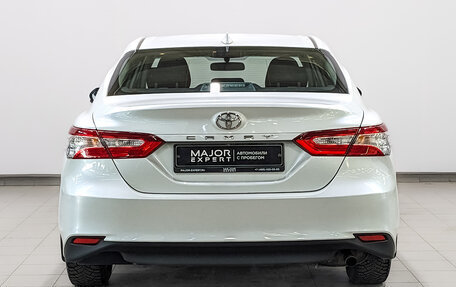 Toyota Camry, 2018 год, 2 390 000 рублей, 6 фотография