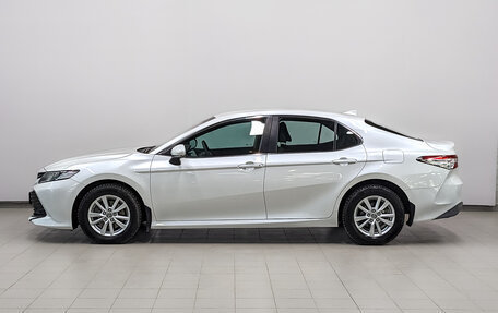 Toyota Camry, 2018 год, 2 390 000 рублей, 8 фотография