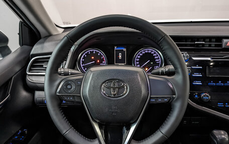 Toyota Camry, 2018 год, 2 390 000 рублей, 20 фотография