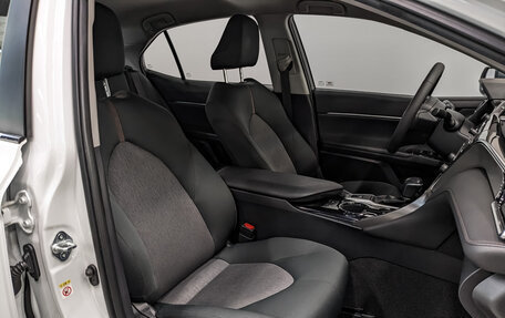 Toyota Camry, 2018 год, 2 390 000 рублей, 21 фотография