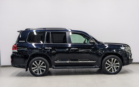 Toyota Land Cruiser 200, 2018 год, 6 900 000 рублей, 4 фотография