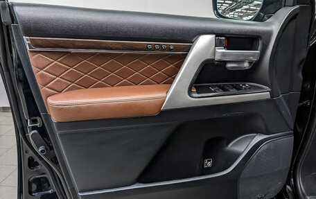 Toyota Land Cruiser 200, 2018 год, 6 900 000 рублей, 19 фотография