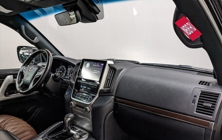 Toyota Land Cruiser 200, 2018 год, 6 900 000 рублей, 13 фотография