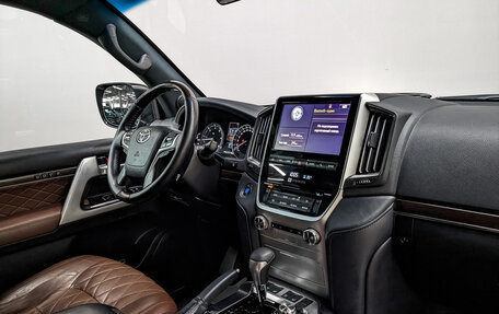 Toyota Land Cruiser 200, 2018 год, 6 900 000 рублей, 29 фотография