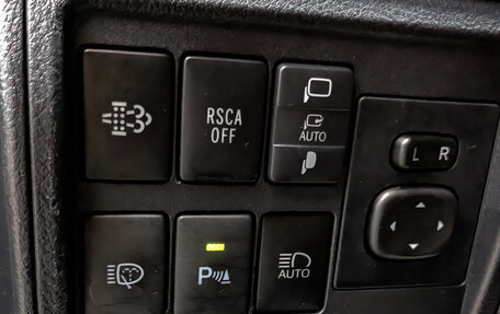 Toyota Land Cruiser 200, 2018 год, 6 900 000 рублей, 28 фотография