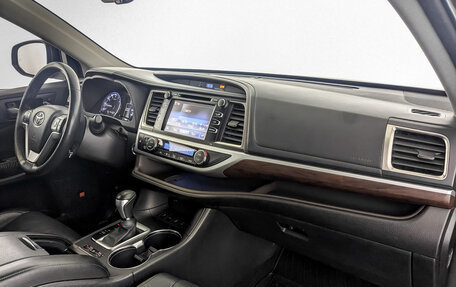 Toyota Highlander III, 2015 год, 2 900 000 рублей, 11 фотография