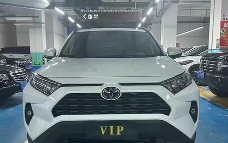 Toyota RAV4, 2022 год, 2 350 000 рублей, 8 фотография
