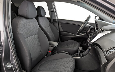 Hyundai Solaris II рестайлинг, 2016 год, 950 000 рублей, 24 фотография
