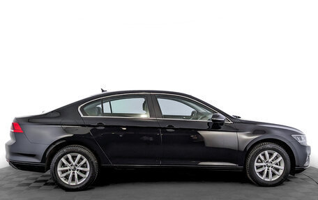 Volkswagen Passat B8 рестайлинг, 2021 год, 3 150 000 рублей, 4 фотография